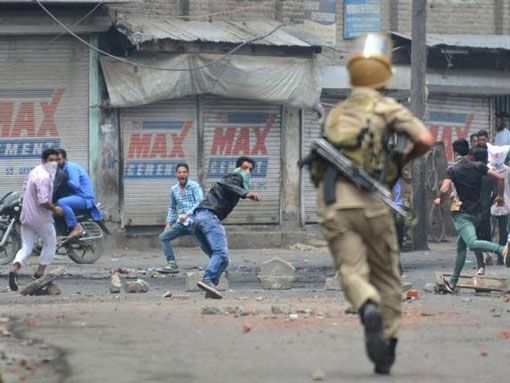 18 die in violence in Jammu & Kashmir, 250 injured including 121 policemen