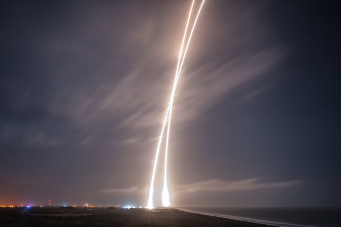 स्पेसएक्स ने ‘फाल्कन-९’ रॉकेट को प्रक्षेपणपश्चात सफलतापूर्वक ज़मीन पर उतारा