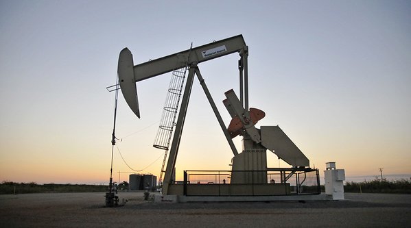अमरीका ने कच्चे तेल की निर्यात पर की पाबन्दी हटायी