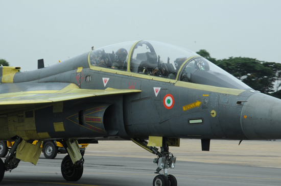 भारतीय वायुसेना में देशी बनावट का लड़ाकू विमान ‘तेजस’ दाखिल