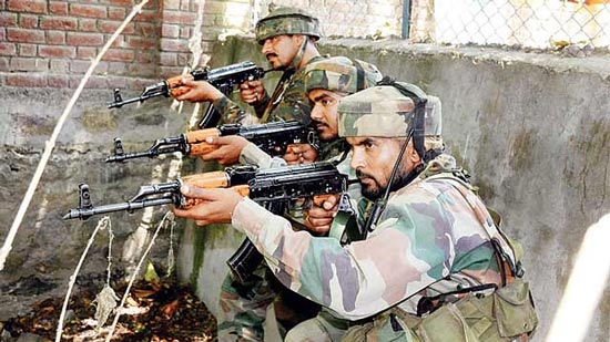 जम्मू-कश्मीर में पाक़िस्तान के चार आतंकवादी ढेर, एक को ज़िंदा पकड़ा