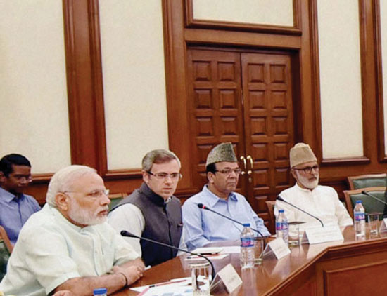 जम्मू-कश्मीर के विरोधी नेताओं के साथ प्रधानमंत्री की चर्चा