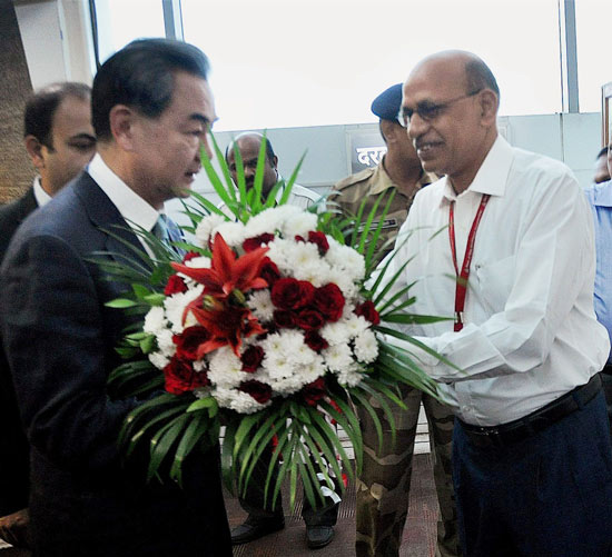 चीन के विदेशमंत्री ‘वँग ई’ भारत में दाखिल