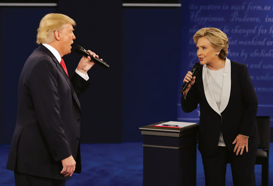 अमरिकी राष्ट्राध्यक्षपद चुनाव अध्यक्षीय चर्चा में क्लिंटन और ट्रम्प ने एक-दूसरे पर कीचड़ उछाला