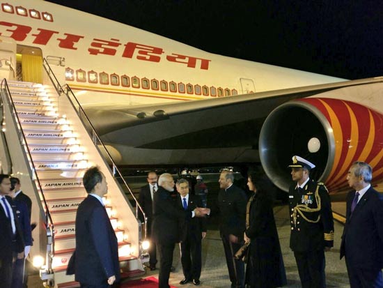 भारत के प्रधानमंत्री जापान दौरे पर; भारत-जापान के बीच असैन्य परमाणु समझौता संपन्न होगा