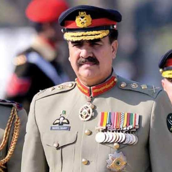 पाकिस्तान के भूतपूर्व सेनाप्रमुख सौदीप्रणित मोरचे के प्रमुख