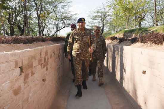 ‘भारत पाकिस्तान में आतंकवाद फैला रहा है’ : पाकिस्तानी सेनाप्रमुख का झूठा इल्ज़ाम