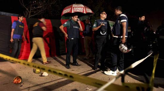 बांग्लादेश में आयएस का आतंकी हमला; दो आतंकी समेत आठ की मौत; ५० घायल