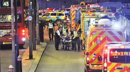 ब्रिटन के आतंकी हमले में १० लोगों की मौत; ४० से ज़्यादा लोग घायल; चार महीनों में तीसरा आतंकी हमला