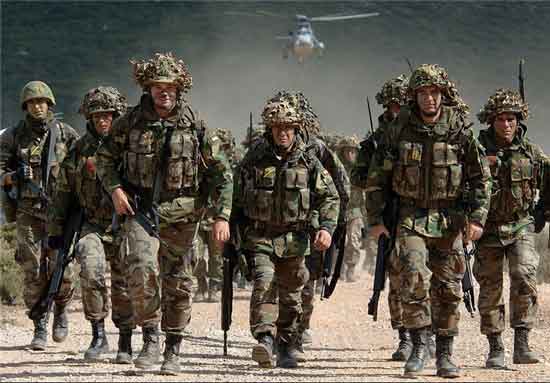 अफगानिस्तान मुहिम के लिए अतिरिक्त तैनाती और निधि के लिए नाटो का अनुमोदन