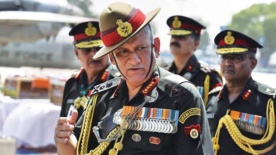 चीन के साथ सीमा विवाद बढ़ रहा है ऐसी स्थिति में  सेना प्रमुख जनरल रावत लेह-लद्दाख की यात्रा पर
