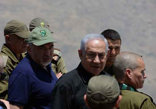 सिरिया-इस्राइल के सीमा पर रशियन सेना की तैनाती – इस्राइली प्रधानमंत्री से गोलन सीमा का दौरा