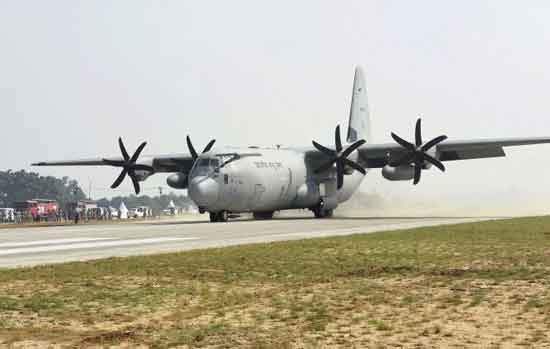 ‘लखनऊ-आग्रा एक्सप्रेस वे’ पर भारतीय वायुसेना का ‘टचडाउन’