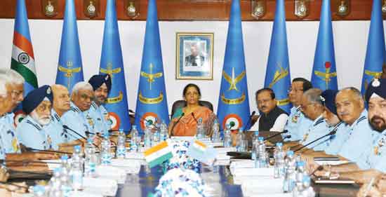 रक्षादल प्रमुखों को दिए विशेष अधिकारों का पूरा इस्तेमाल होना चाहिए – रक्षामंत्री निर्मला सीतारामन