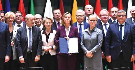 यूरोप की लष्करी बुनियाद माने जाने वाले  ऐतिहासिक रक्षा सहकार्य अनुबंध पर २३ यूरोपीय देशों के हस्ताक्षर